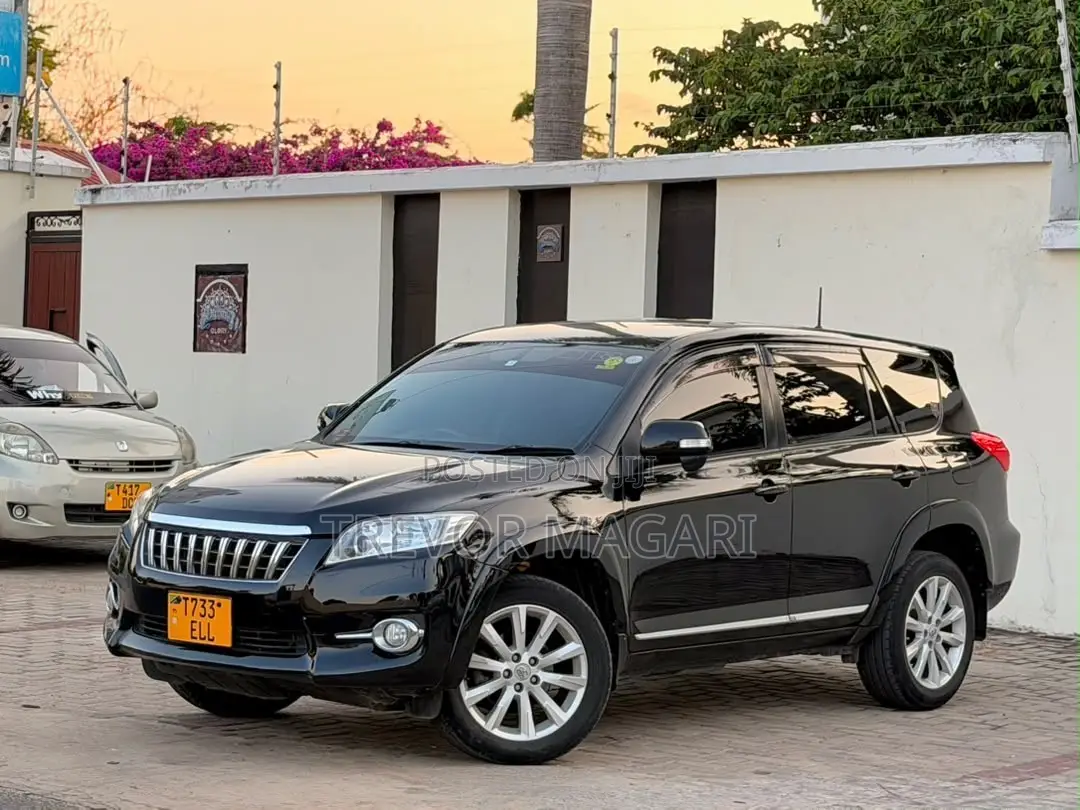 Toyota Vanguard 2012 Black