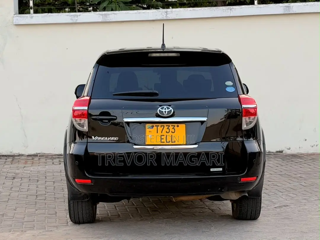Toyota Vanguard 2012 Black