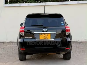 Toyota Vanguard 2012 Black