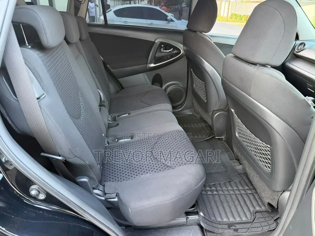 Toyota Vanguard 2012 Black