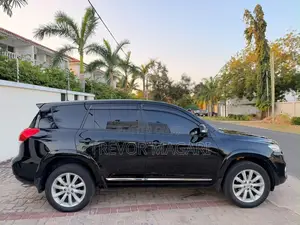 Toyota Vanguard 2012 Black