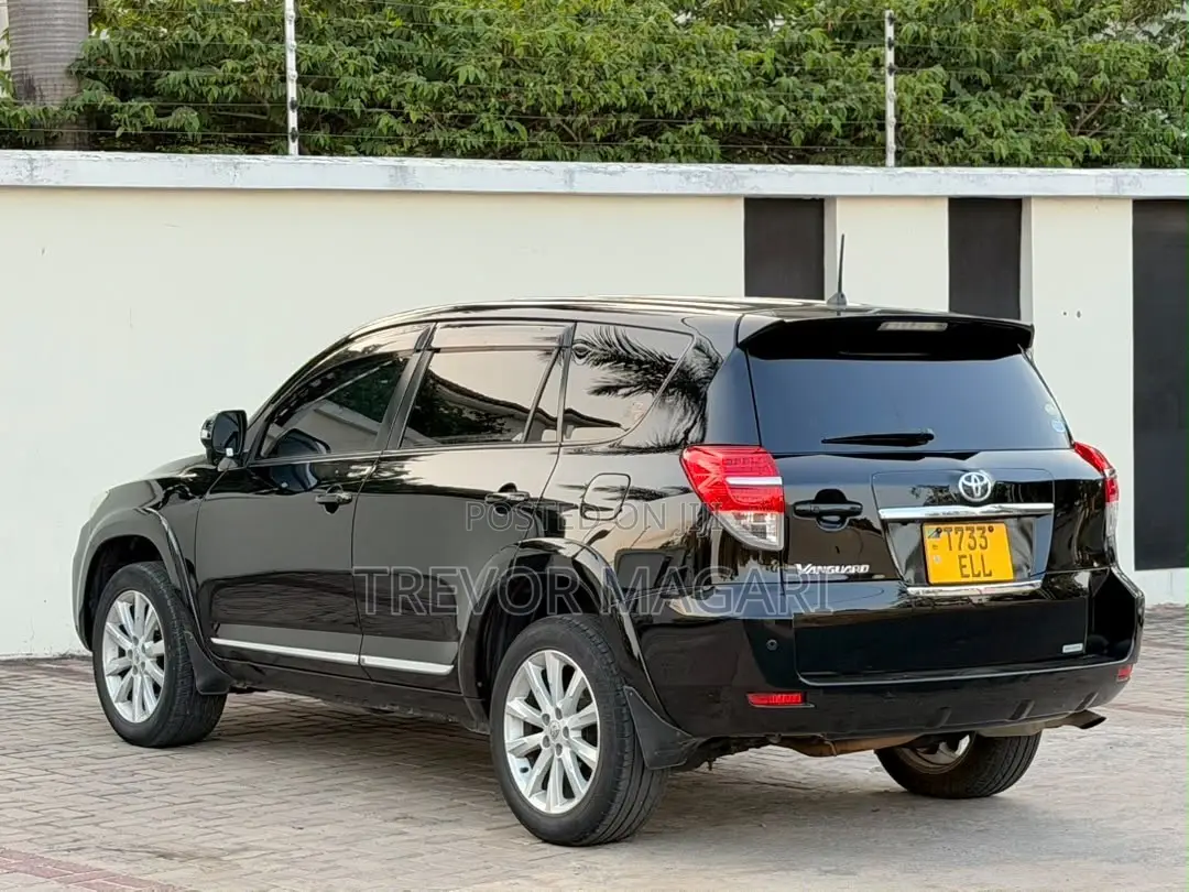 Toyota Vanguard 2012 Black