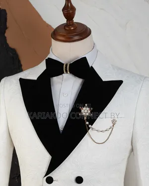 Executive White Jacquard Double-Breasted Groom Suit