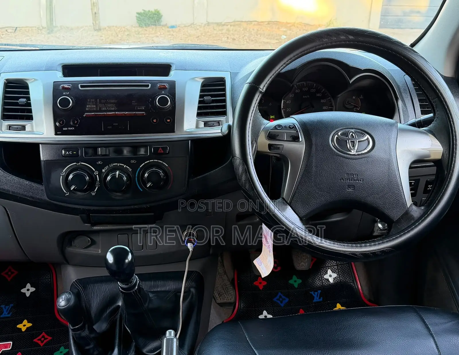 Toyota Hilux 2013 Black