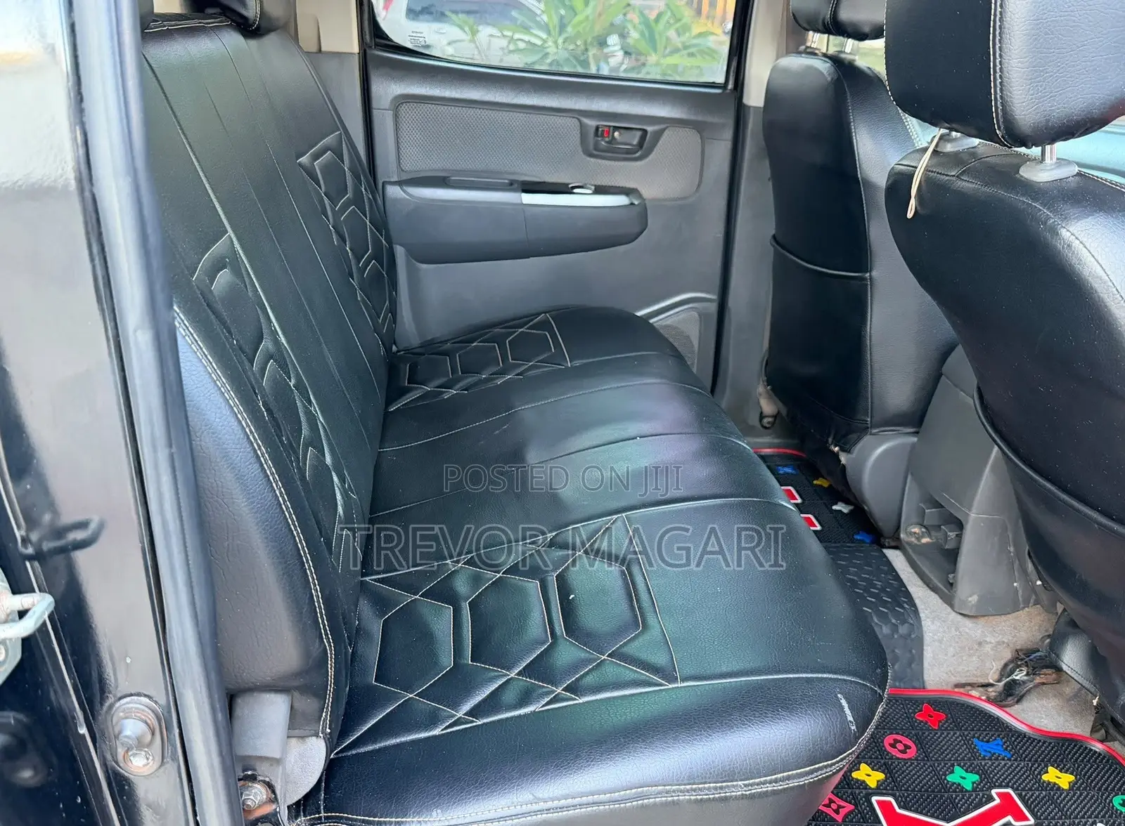 Toyota Hilux 2013 Black