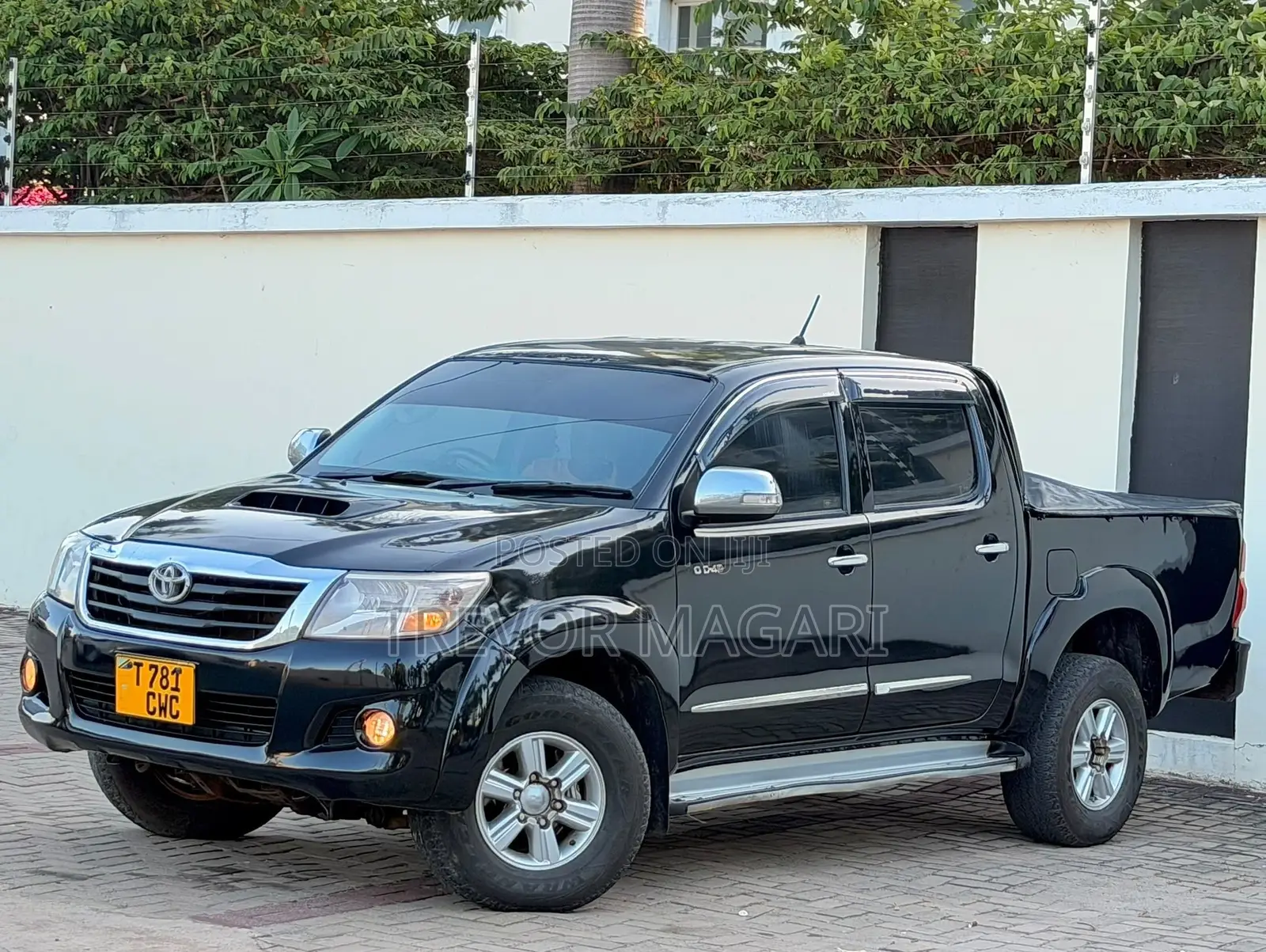 Toyota Hilux 2013 Black