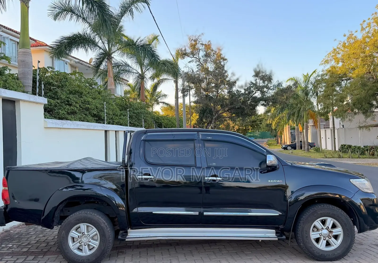 Toyota Hilux 2013 Black