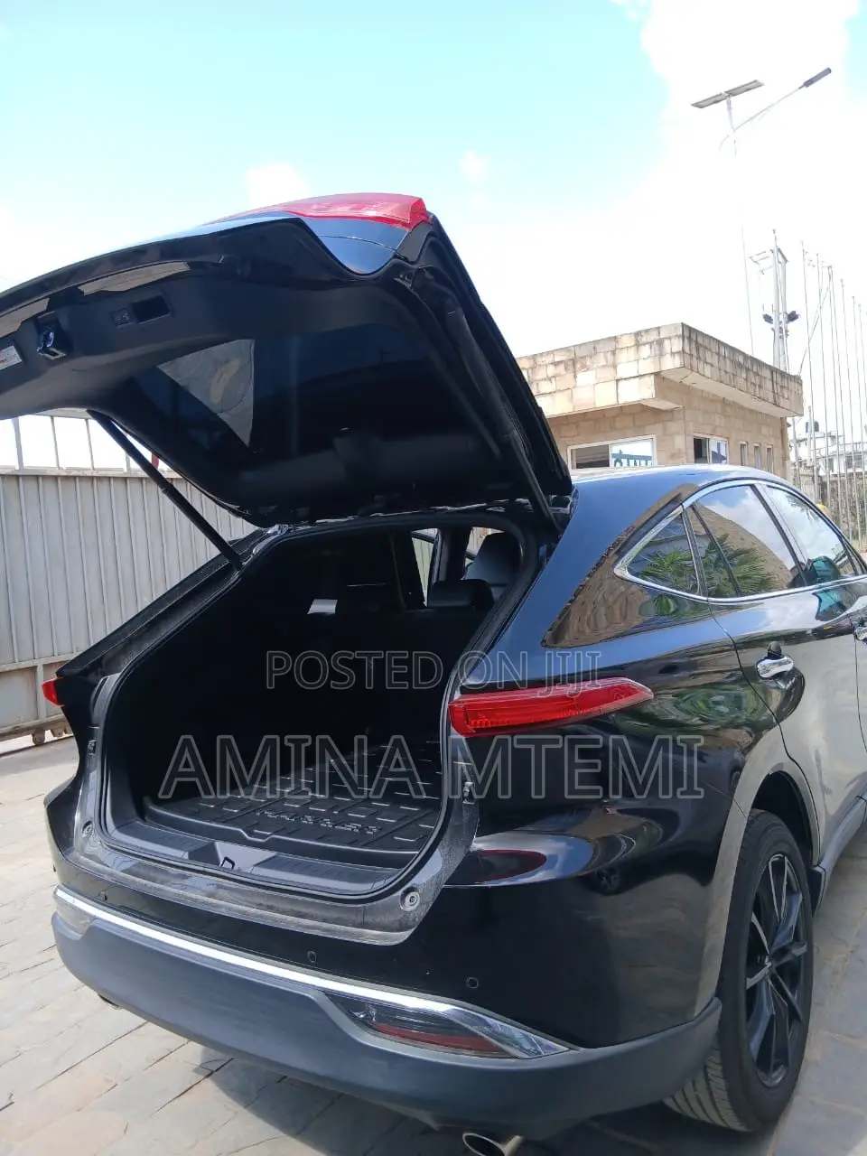 Toyota Harrier 2.0 2020 Black