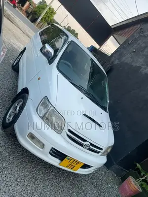 Toyota Noah 2002 White