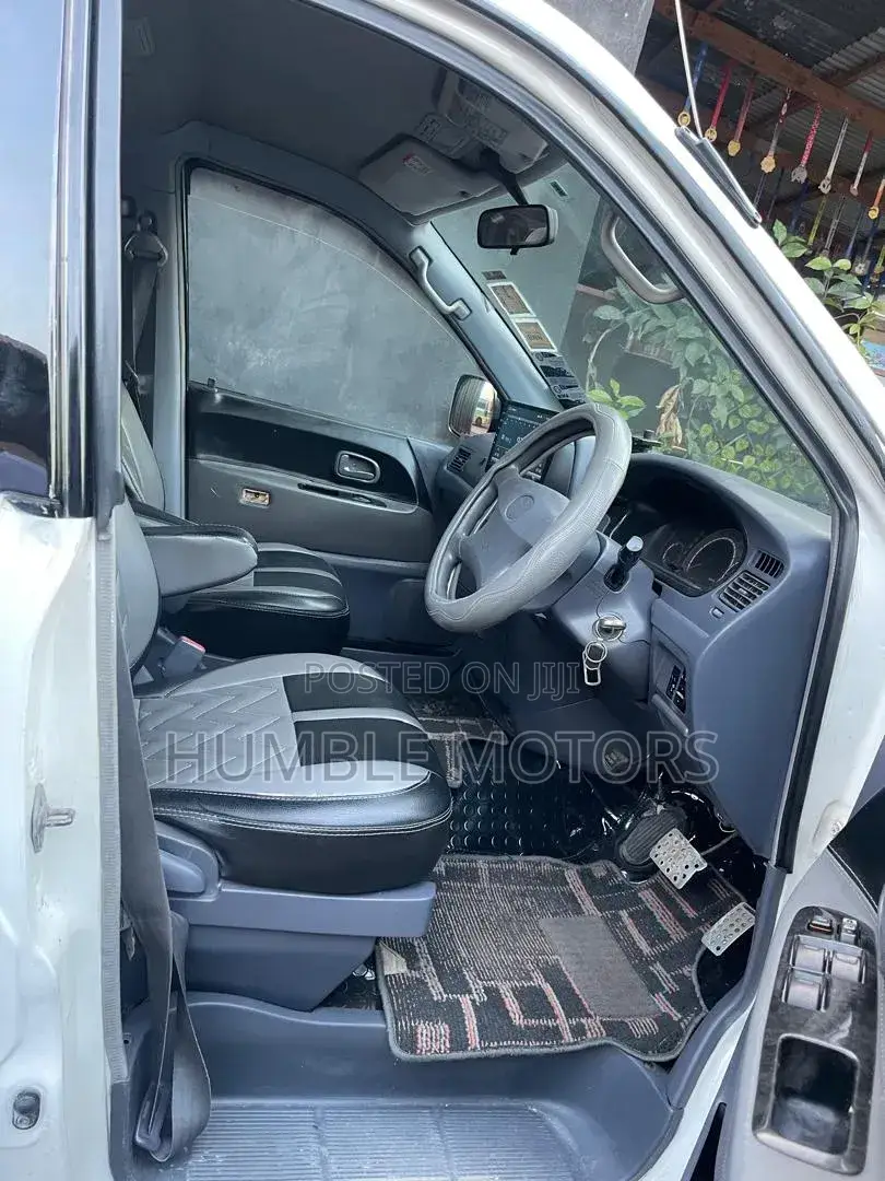 Toyota Noah 2002 White