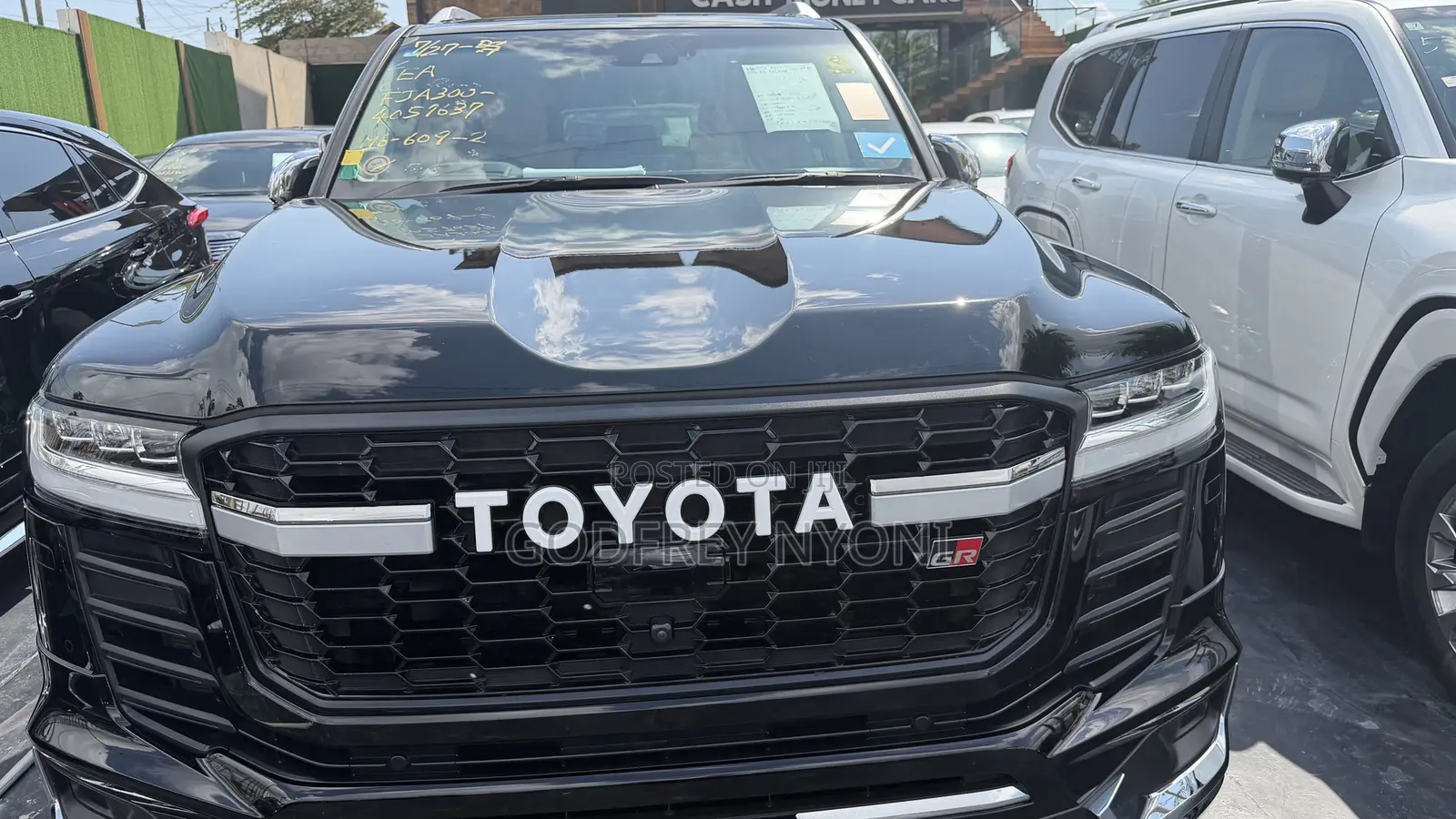 Toyota Land Cruiser LC300 2025 Black