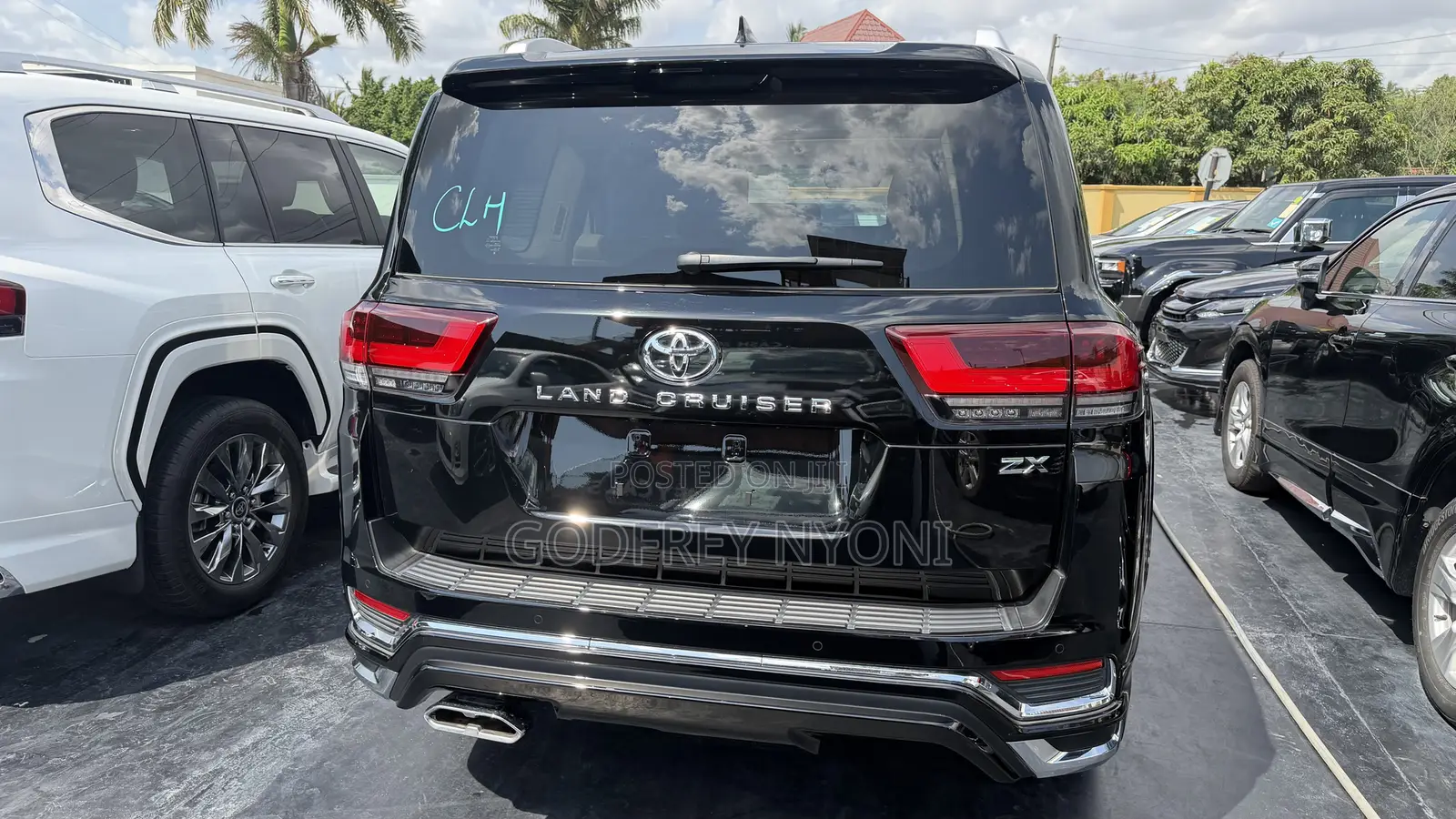Toyota Land Cruiser LC300 2025 Black