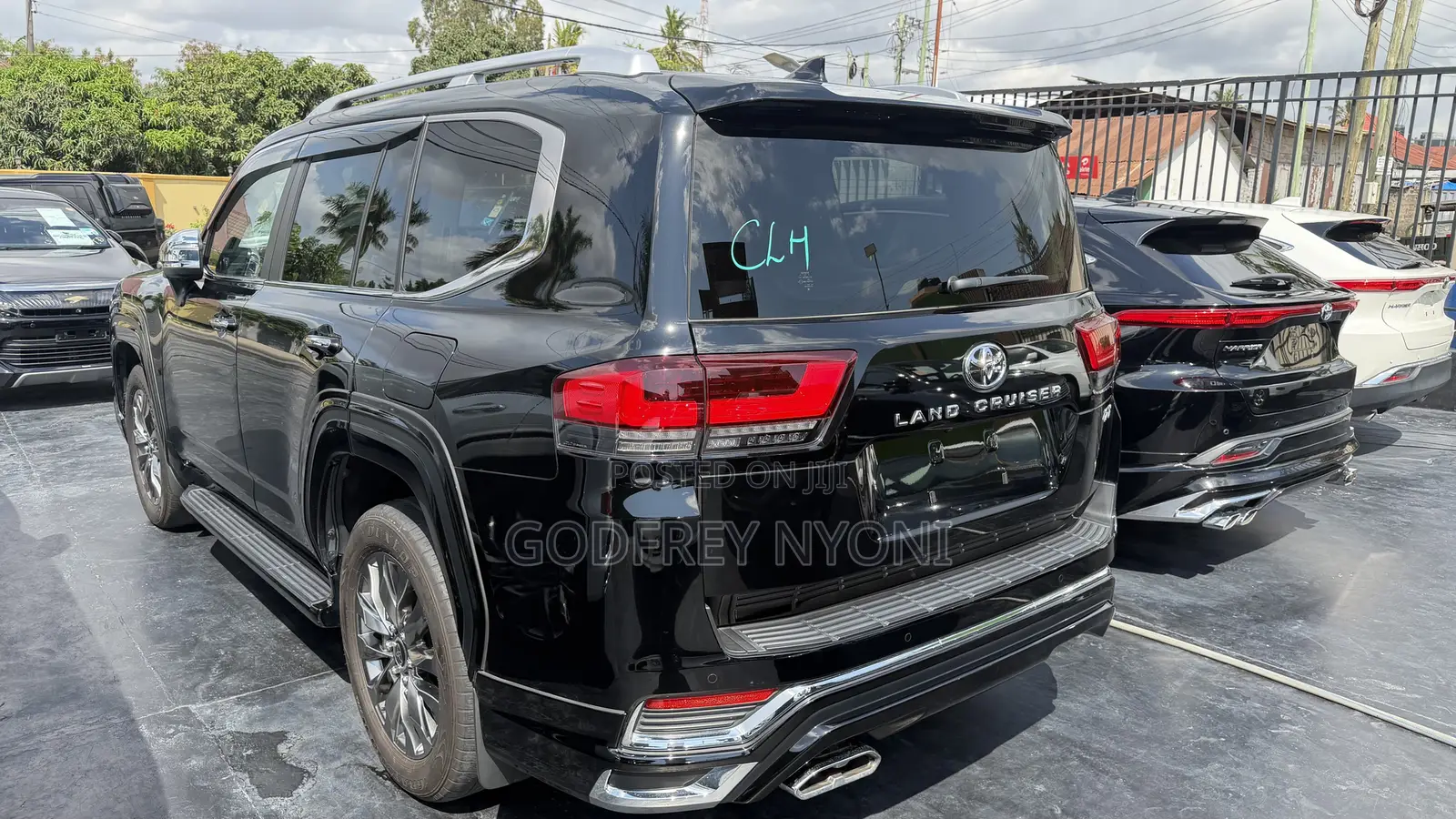 Toyota Land Cruiser LC300 2025 Black