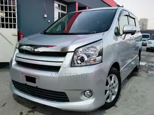 Toyota Noah 2007 Silver