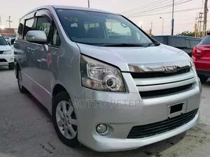 Toyota Noah 2007 Silver