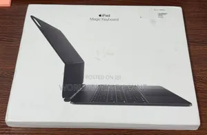 Apple Magic Keyboard
iPad Pro M4/M5 13” Black / White
