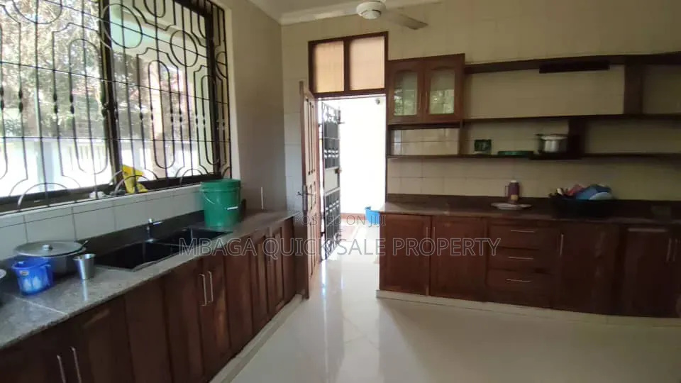 6bdrm House in Mbezi Beach for rent