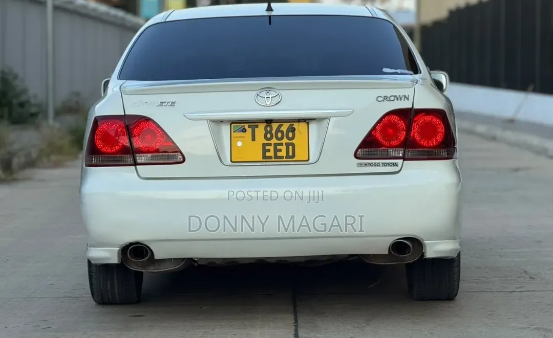 Toyota Crown 2006 White