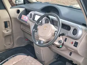 Toyota Porte 2004 Black
