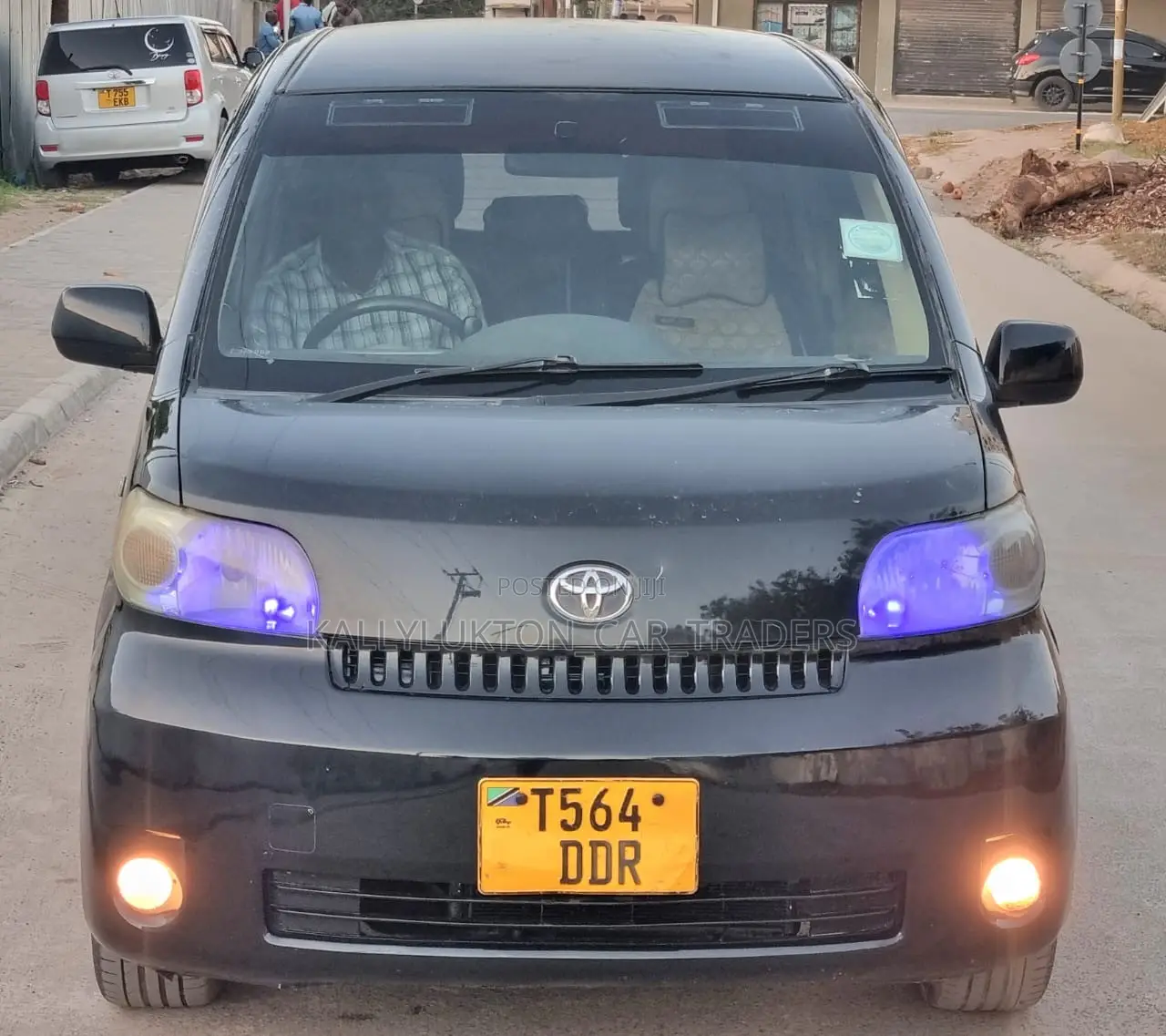 Toyota Porte 2004 Black