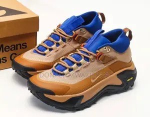 Nike Trail Sneakers