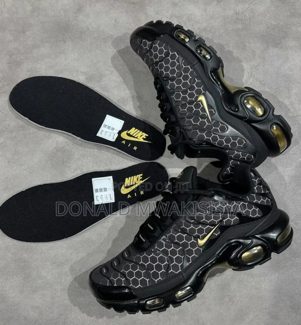 Trail Premium Sneakers _