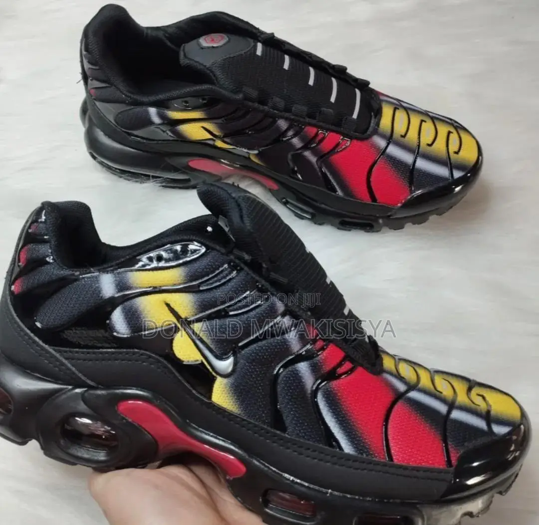 Trail Premium Sneakers _