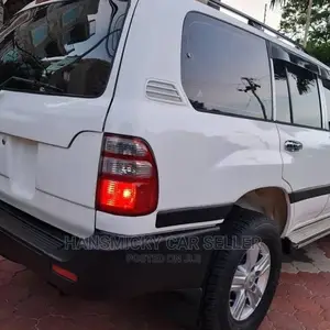 Toyota Land Cruiser 2003 White