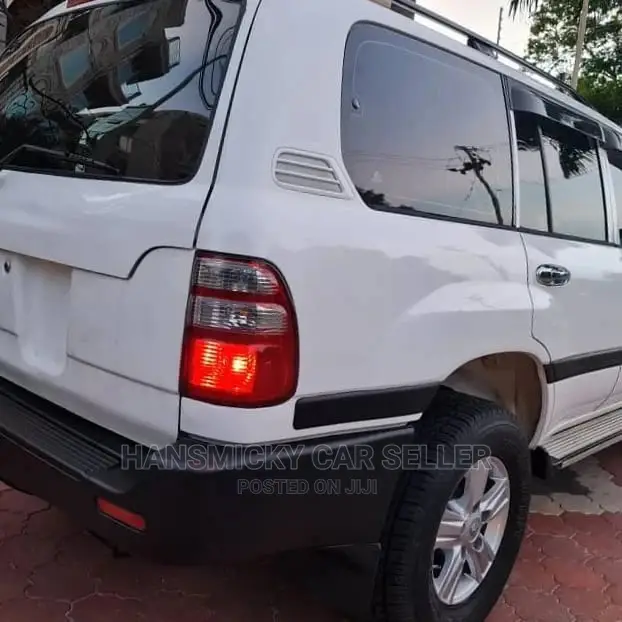 Toyota Land Cruiser 2003 White