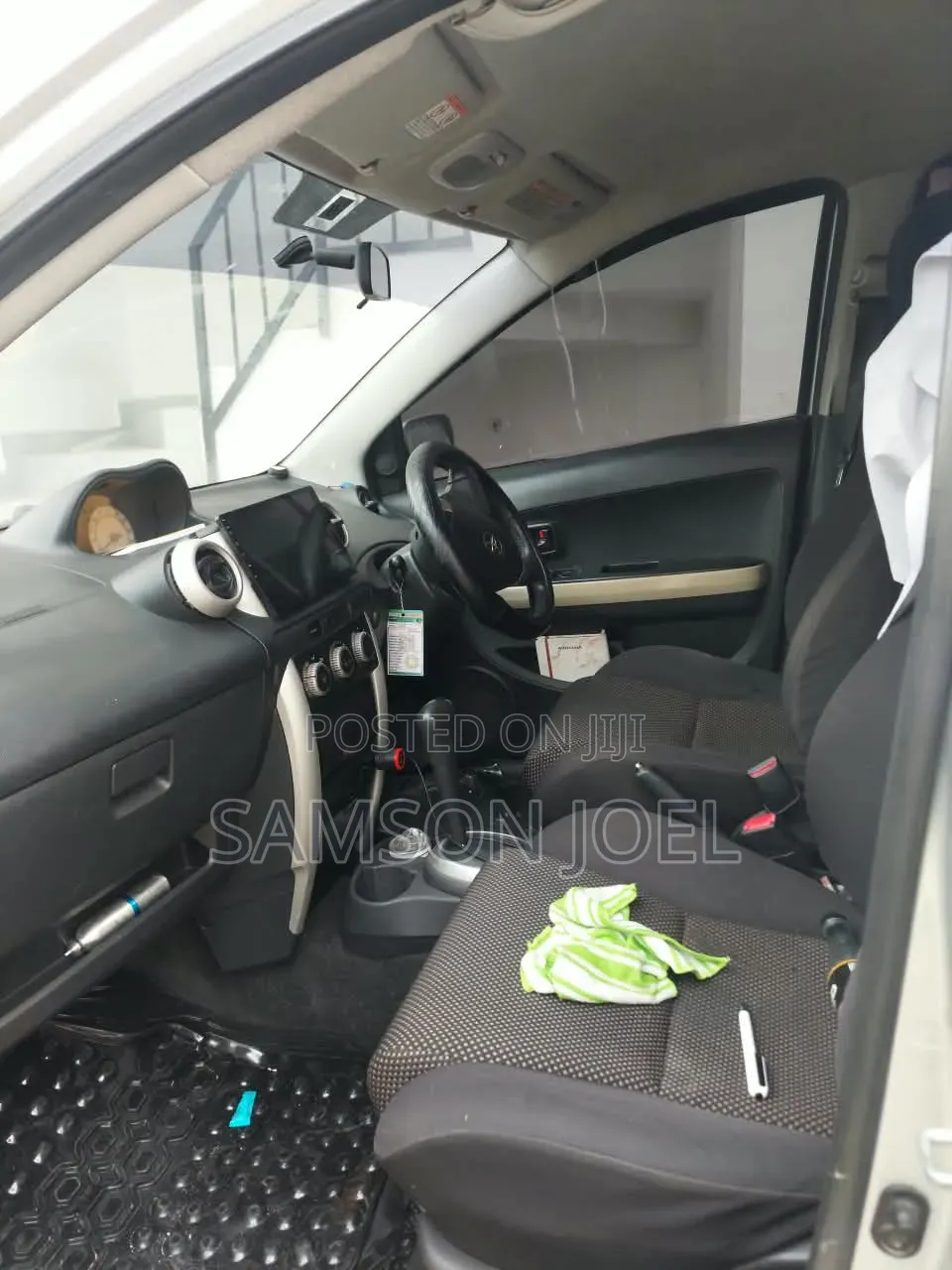 Toyota IST 2004 Silver