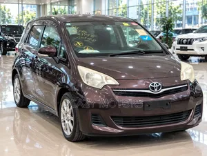 Toyota Ractis 2011 Maroon