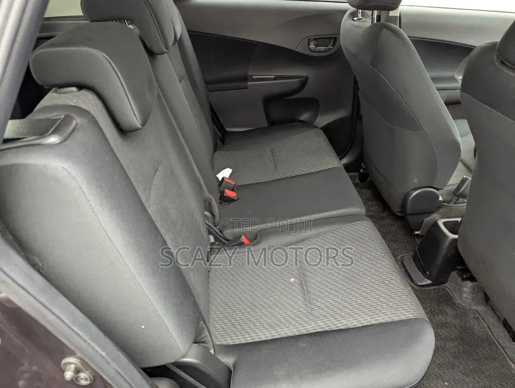 Toyota Ractis 2011 Maroon