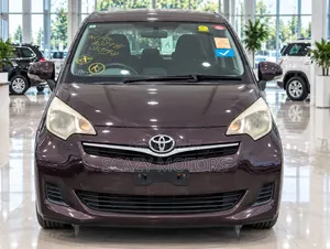 Toyota Ractis 2011 Maroon