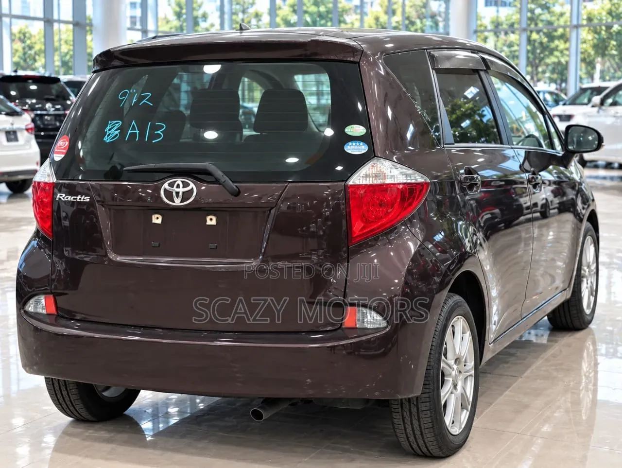 Toyota Ractis 2011 Maroon