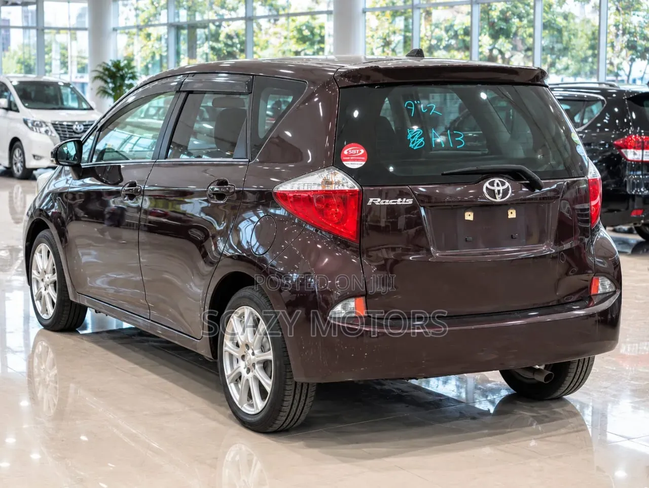 Toyota Ractis 2011 Maroon