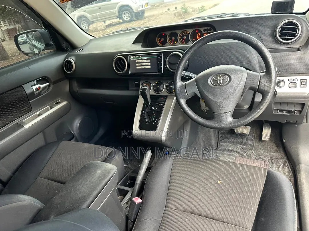 Toyota Corolla Rumion 2010 Black
