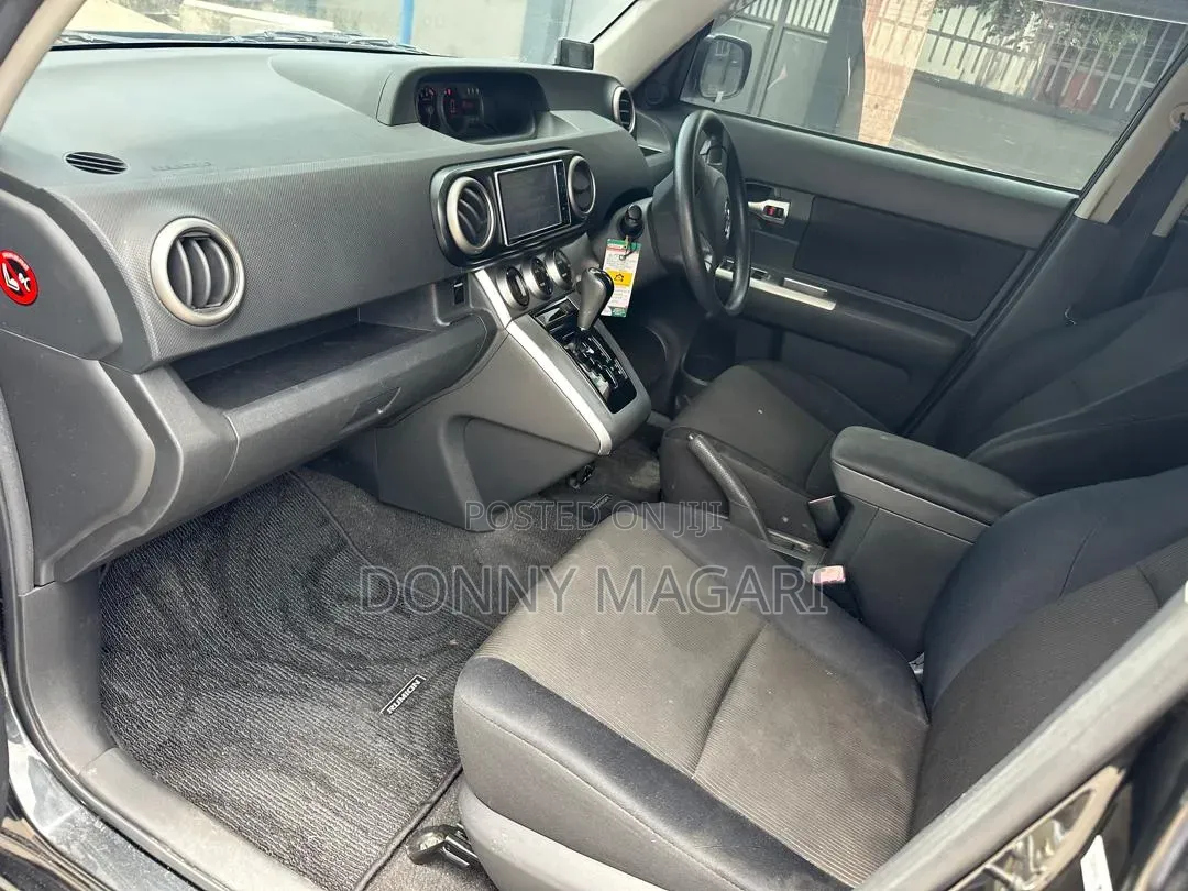 Toyota Corolla Rumion 2010 Black