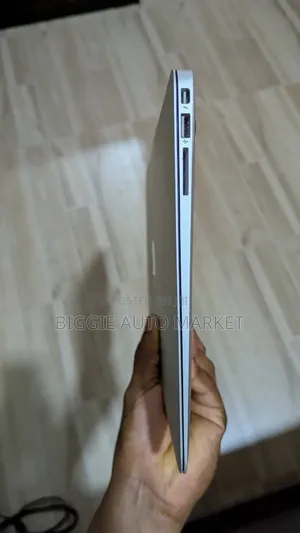Laptop Apple MacBook Air 2017 8GB Intel Core i7 SSD 500GB