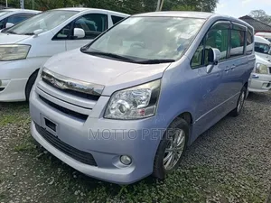Toyota Noah 2007 Blue