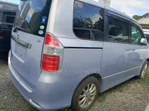 Toyota Noah 2007 Blue