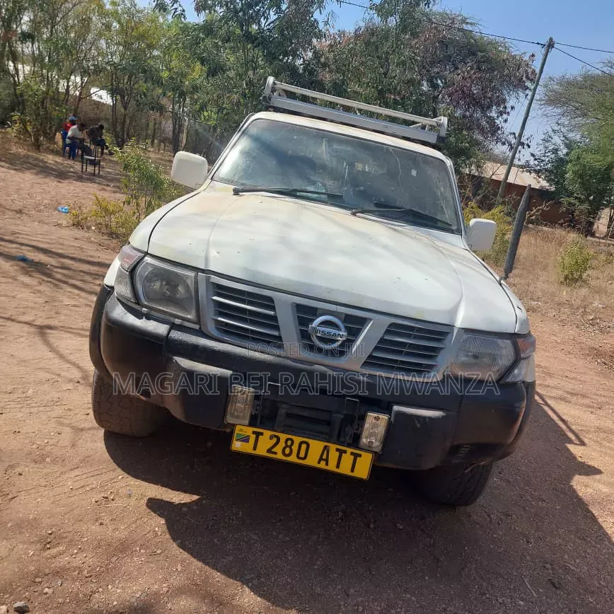 Nissan Patrol 2007 White