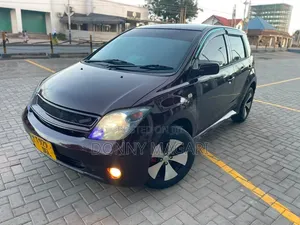 Toyota IST 2006 Maroon