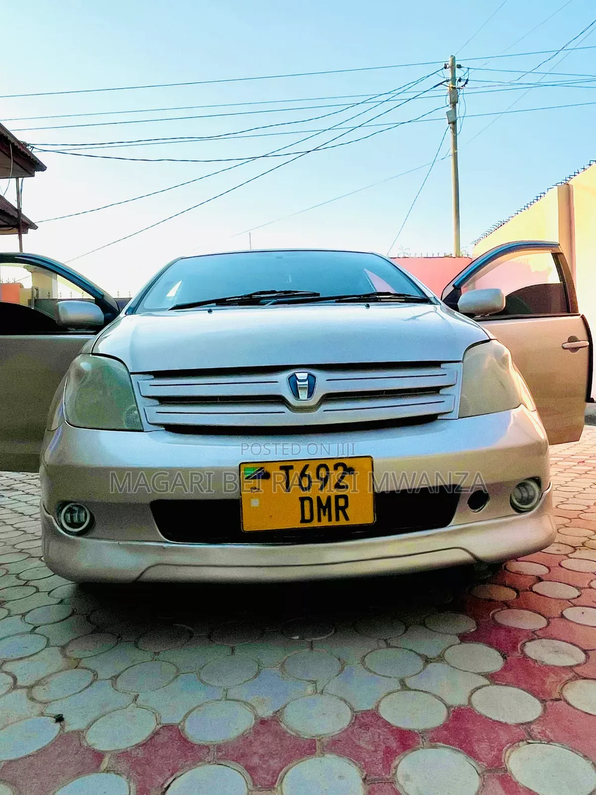 Toyota IST 2004 Gold