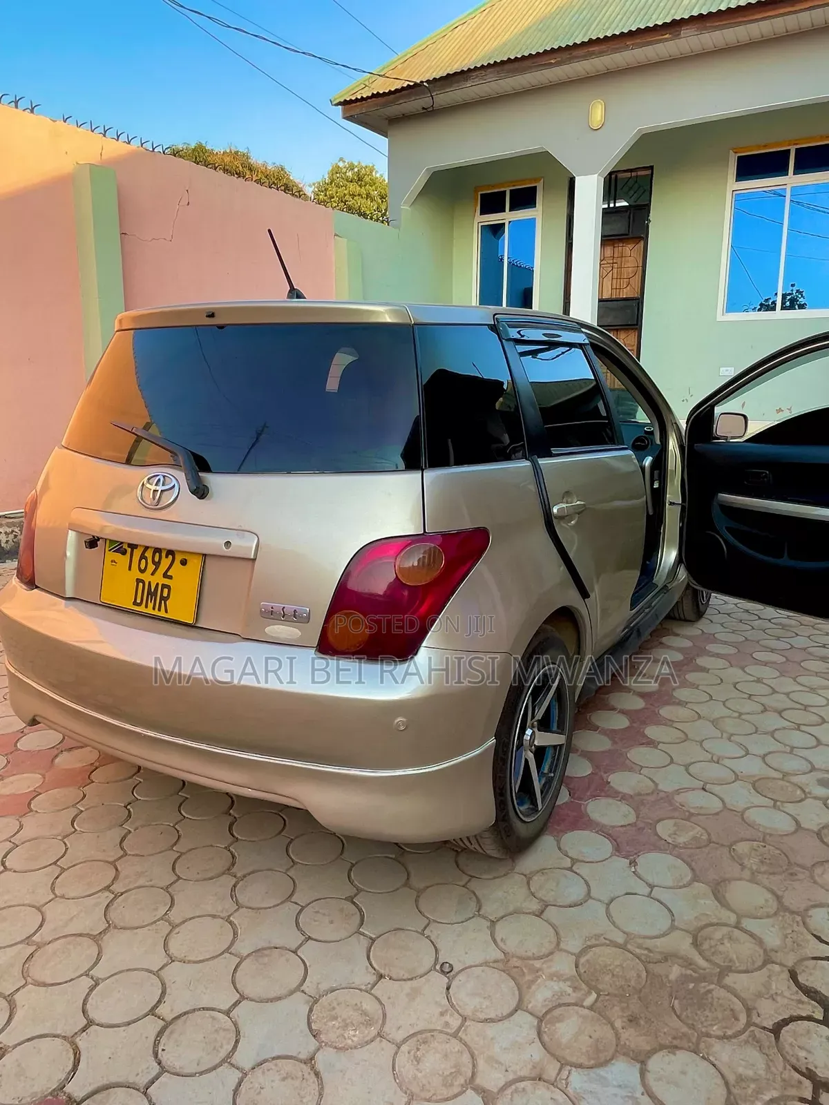 Toyota IST 2004 Gold