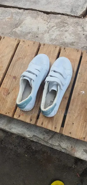 Casul Low Top Sneakers