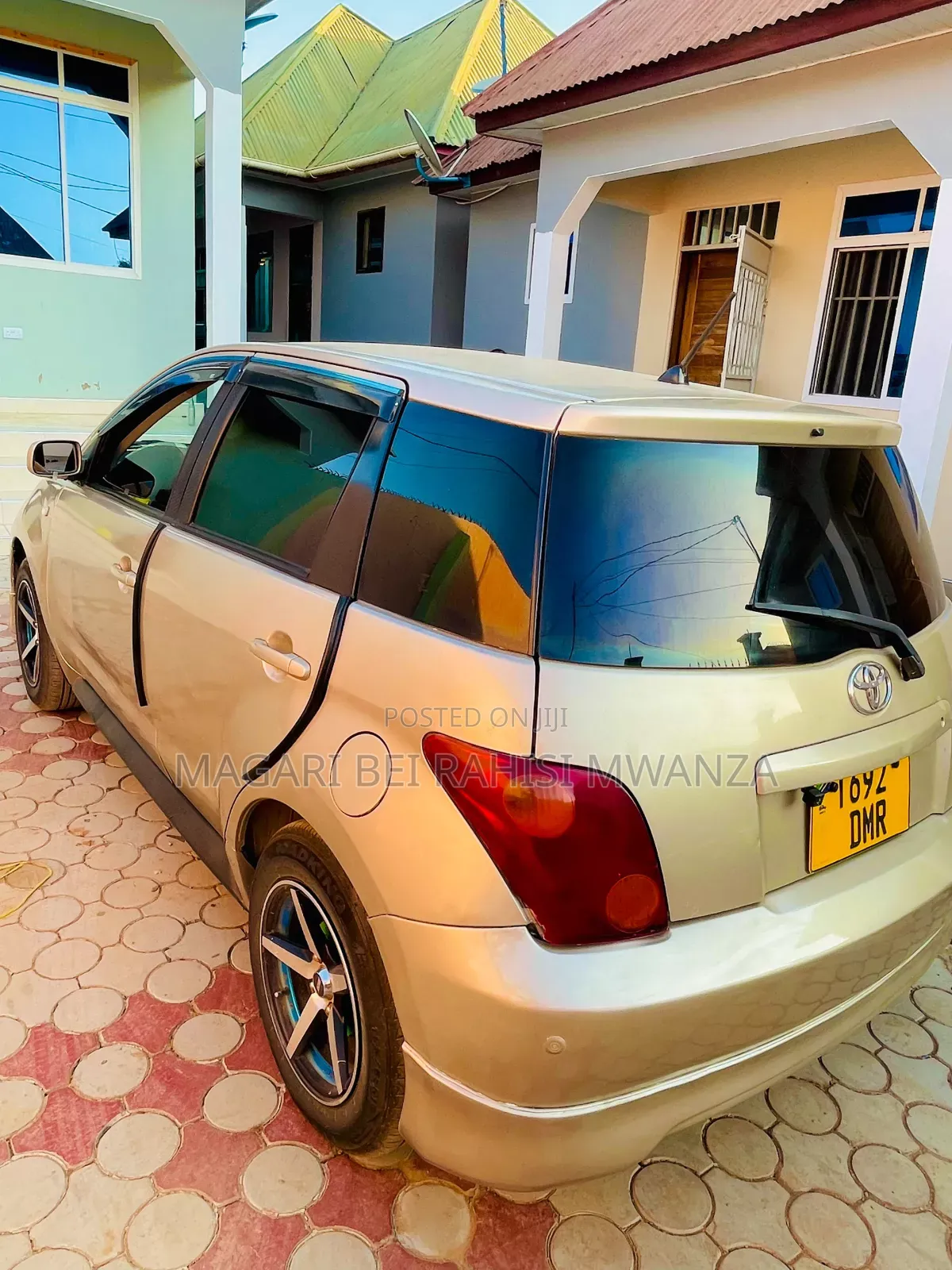 Toyota IST 2004 Gold
