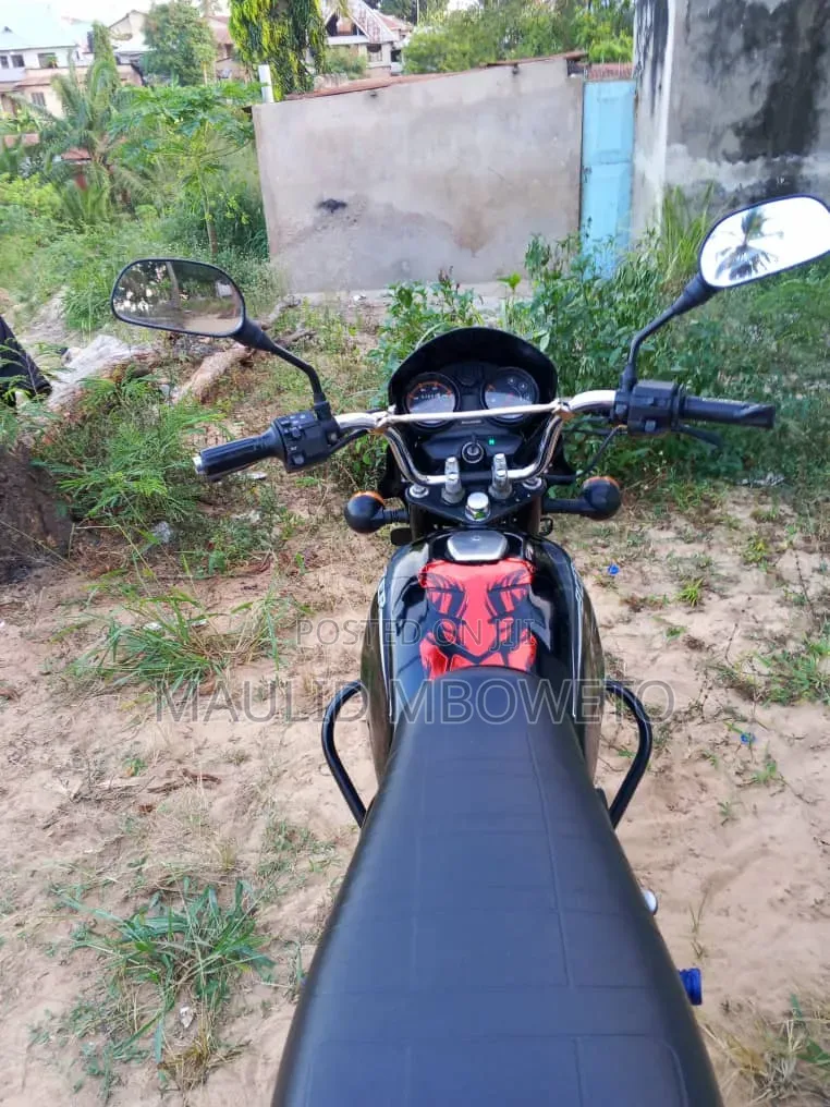 Bajaj Boxer 125 2025 Black