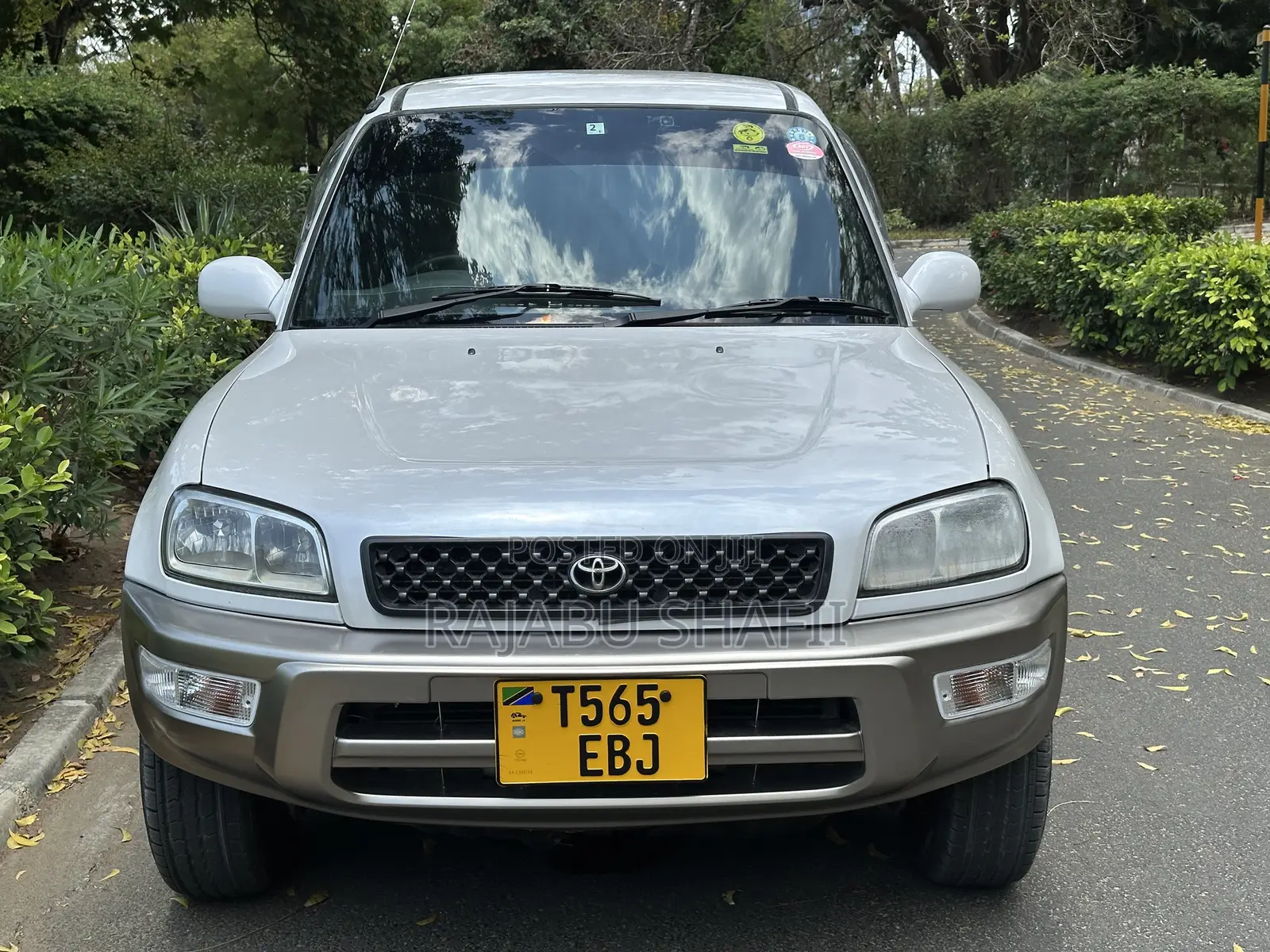 Toyota RAV4 Base 4x4 1999 White
