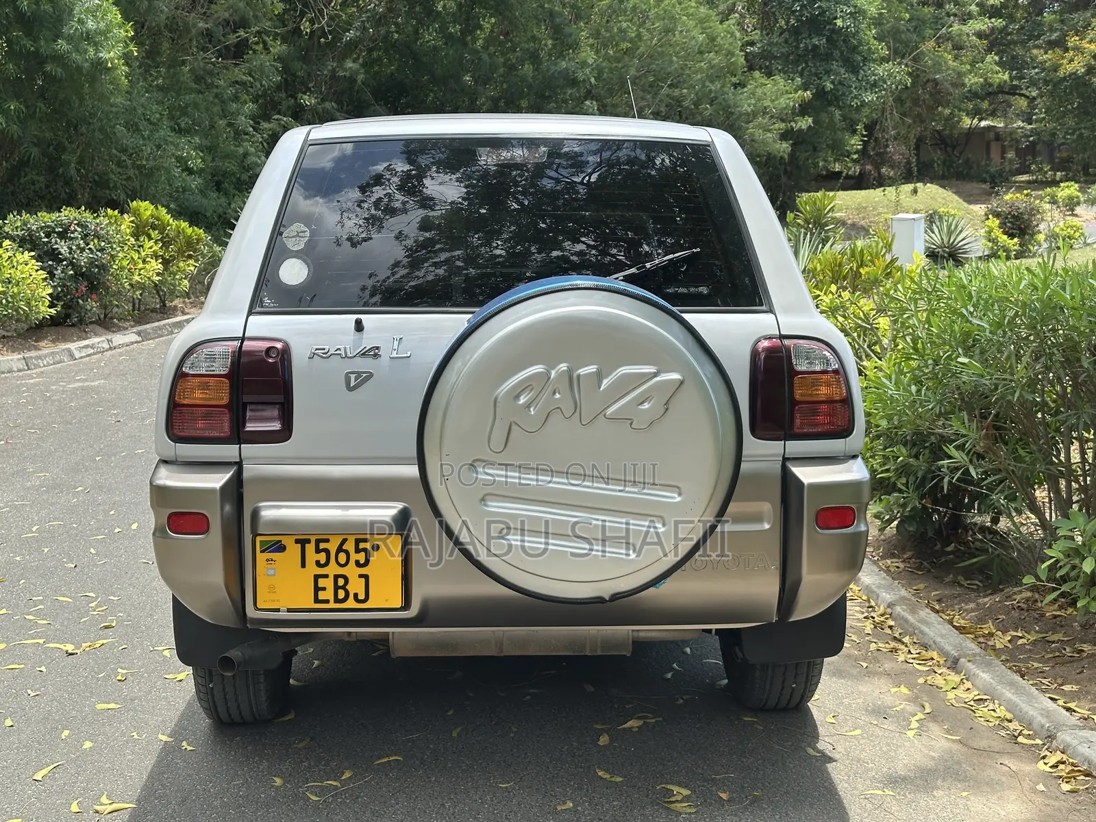 Toyota RAV4 Base 4x4 1999 White