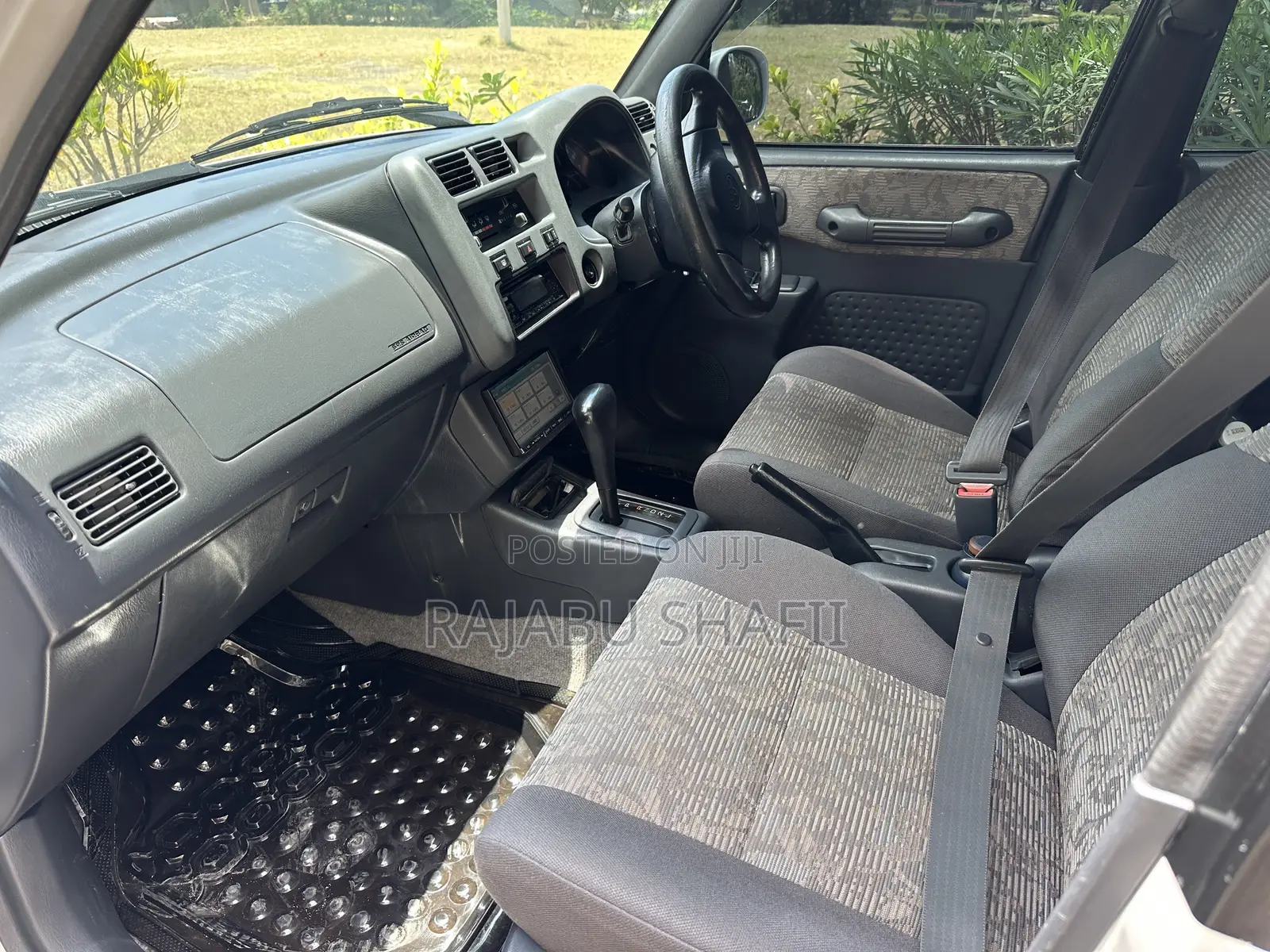 Toyota RAV4 Base 4x4 1999 White